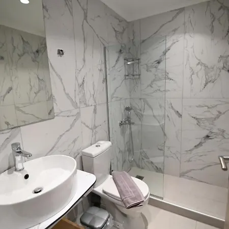 Апартхотел Skyline Fine Living