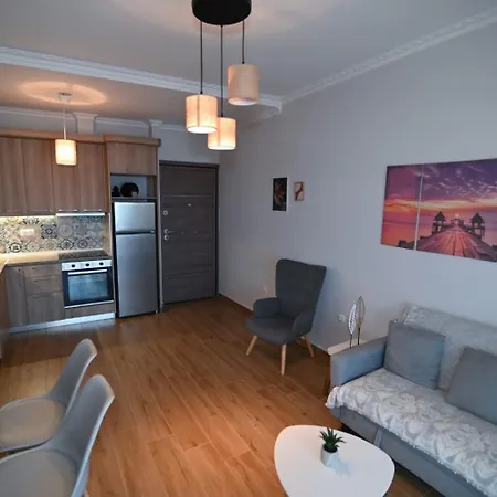 Skyline Fine Living Апартхотел 3*