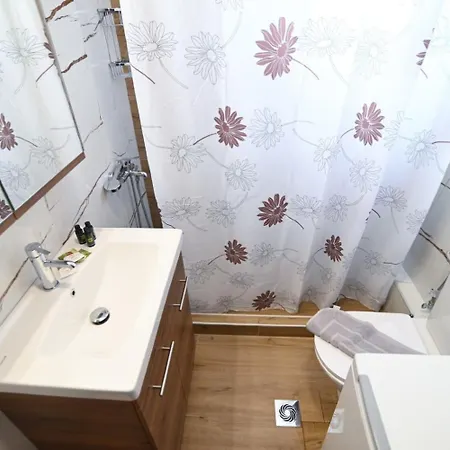 Skyline Fine Living 3* Неи Порои