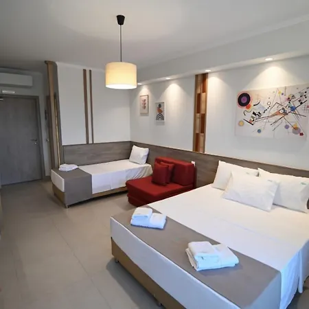 Skyline Fine Living Апартхотел Неи Порои