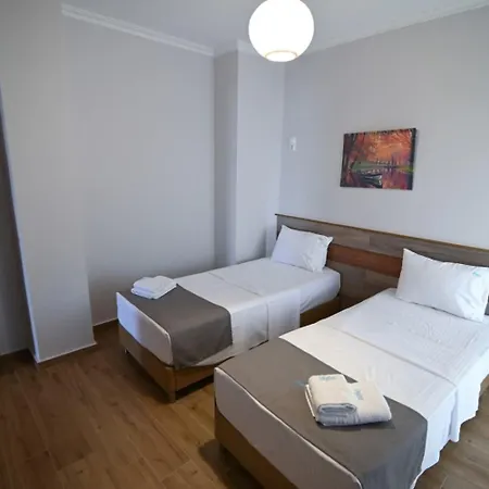 Skyline Fine Living 3*