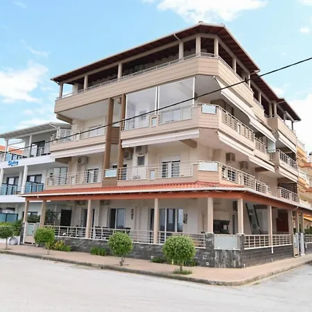Skyline Fine Living 3* Неи Порои