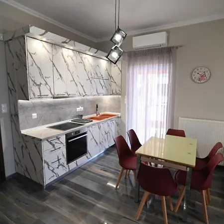 Апартхотел Skyline Fine Living