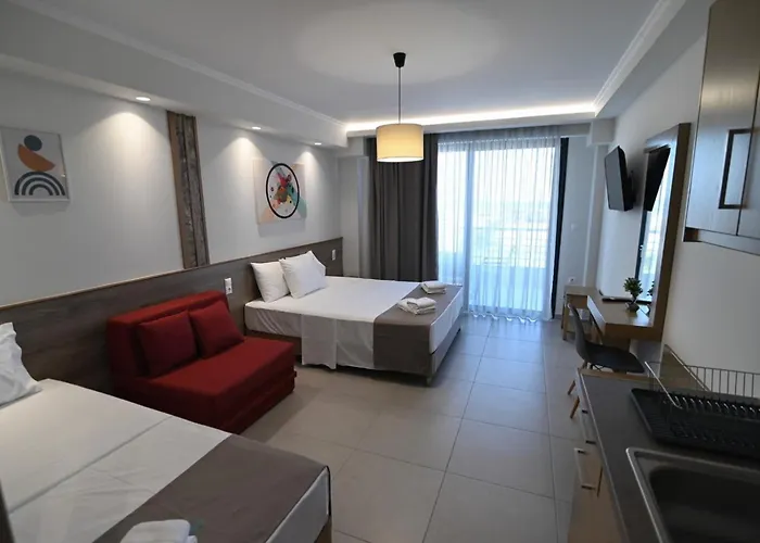Skyline Fine Living 3*