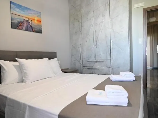 Skyline Fine Living Aparthotel 3*